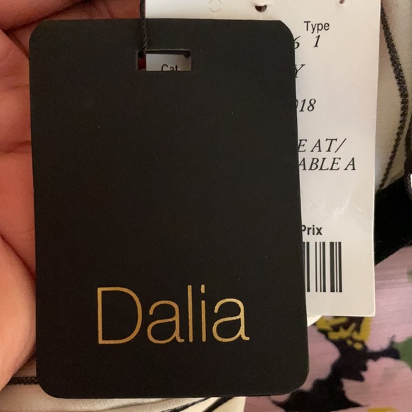 Satin cream and black pinstriped blouse - Picture 3 of 3